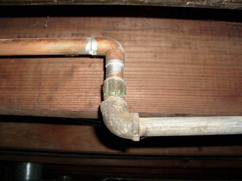 Tubature di una casa in lengo