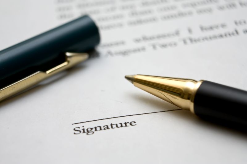 Immagine rappresentativa della firma di un contratto
