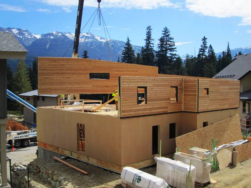 Costruzione di una casa prefabbricata in legno