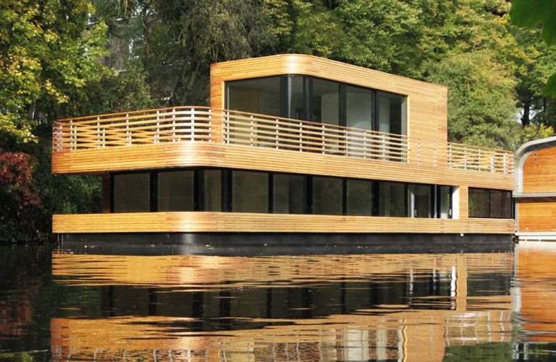 Esempio di un edificio in legno adattato alle condizioni dell'ambiente circostante