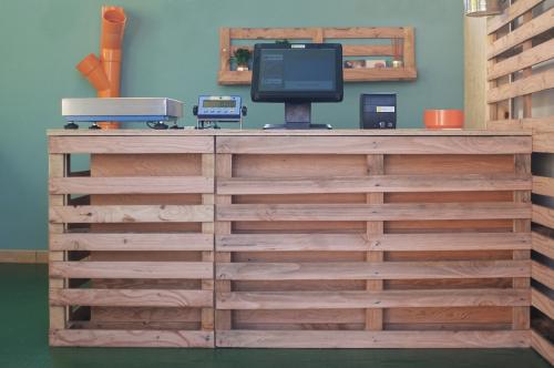 Bancone eco-stazione Bacone interno dell'eco-stazione