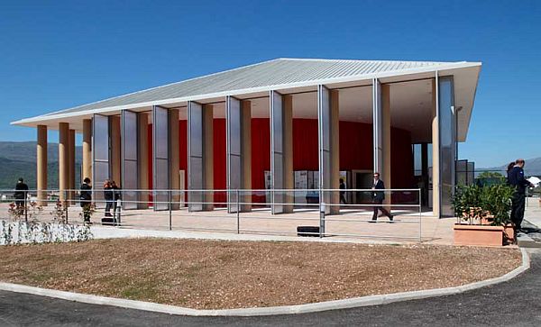 Esterno del Temporary Concert Hall 