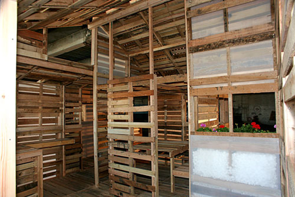 Pallet House_Studio I-Beam Pallet House_Studio I-Beam