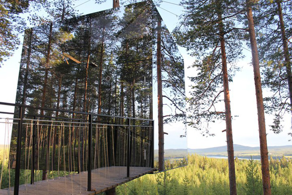 The Mirror Cube Room_Tree Hotel_Harads The Mirror Cube Room_Tree Hotel_Harads