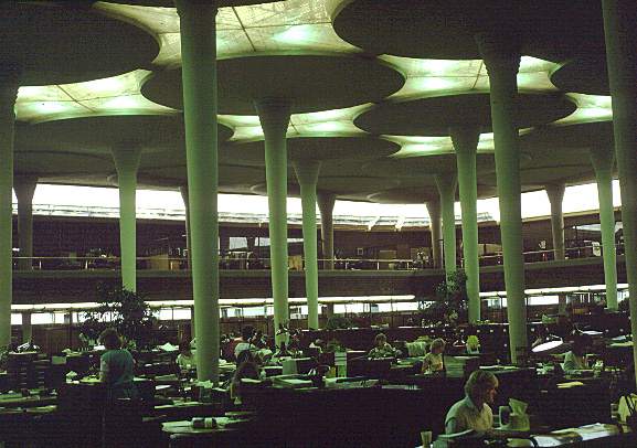 Interno del Johnson Wax Building_Frank Lloyd Wright Interno del Johnson Wax Building_Frank Lloyd Wright