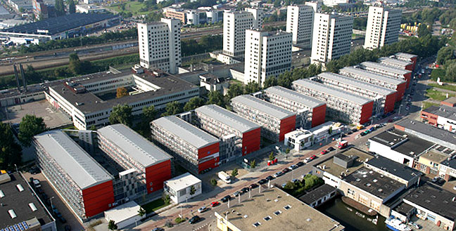 Keetwonen, visione panoramica dei blocchi di container