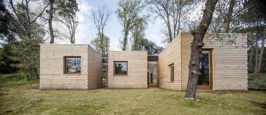 I moduli prefabbricati in legno della GG Bioclimatic House di Barcellona