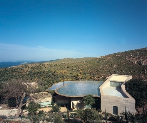 Esempio di roof pond con acqua all'aperto Esempio di roof pond con acqua all'aperto