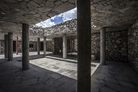 Il chiostro della stazione radio