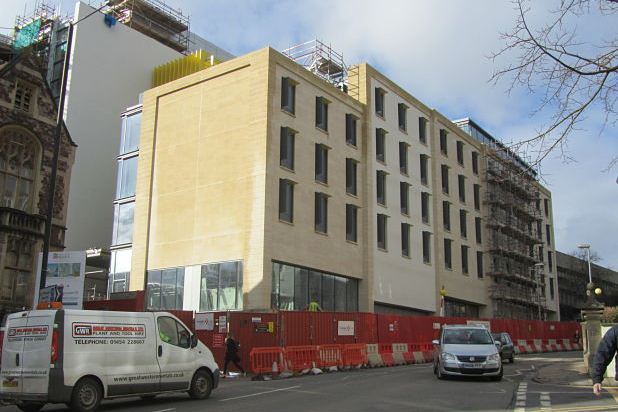 Ala Est del Life Science Building della Bristol University Ala Est del Life Science Building della Bristol University