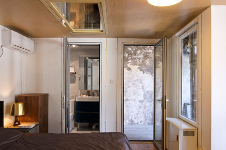 Il prefabbricato visto dall'interno dell'appartamento.