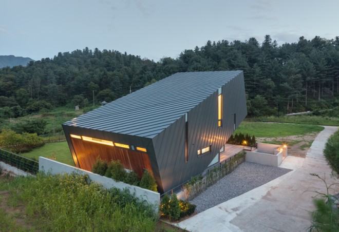 The leaning house visuale anteriore The leaning house visuale anteriore