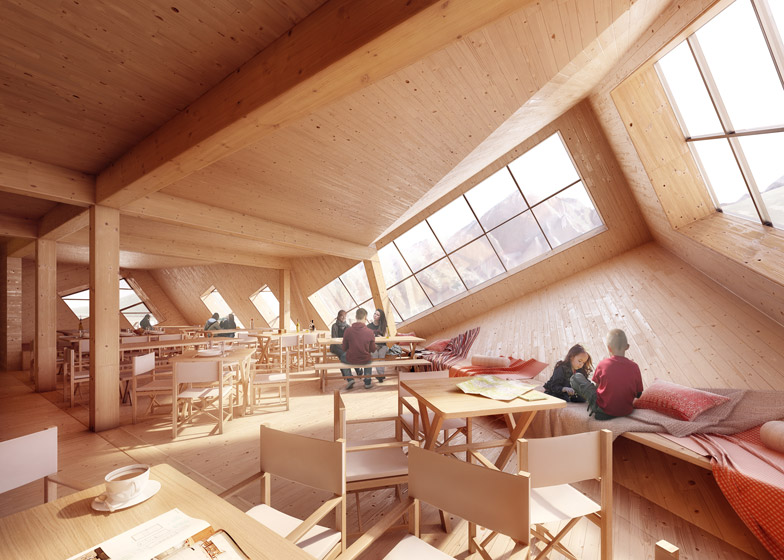 L'interno del rifugio tutto rivestito di legno