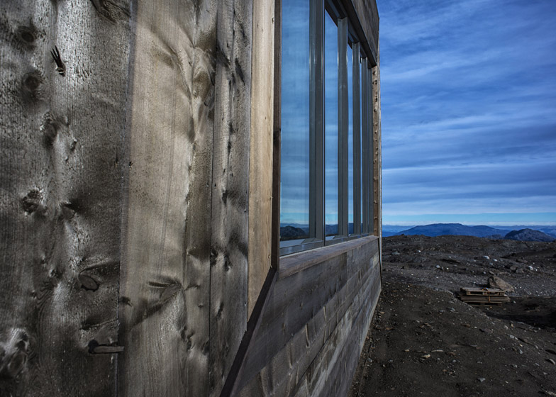 Rabot Tourist Cabin Dettaglio della parete esterna rivestita di legno
